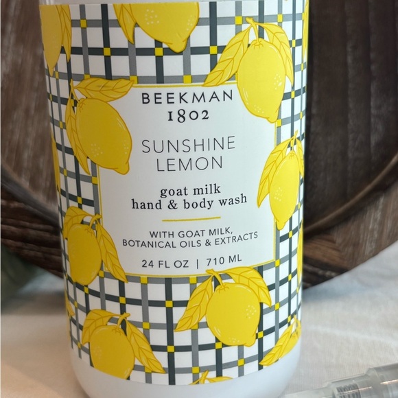 Beekman 1802 Sunshine Lemon Goat Milk Hand & Body Wash 24 fl oz - Picture 2 of 4